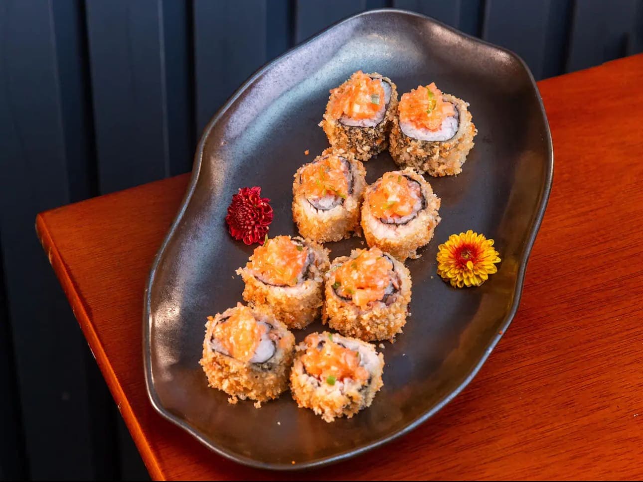 Hot roll de salmão