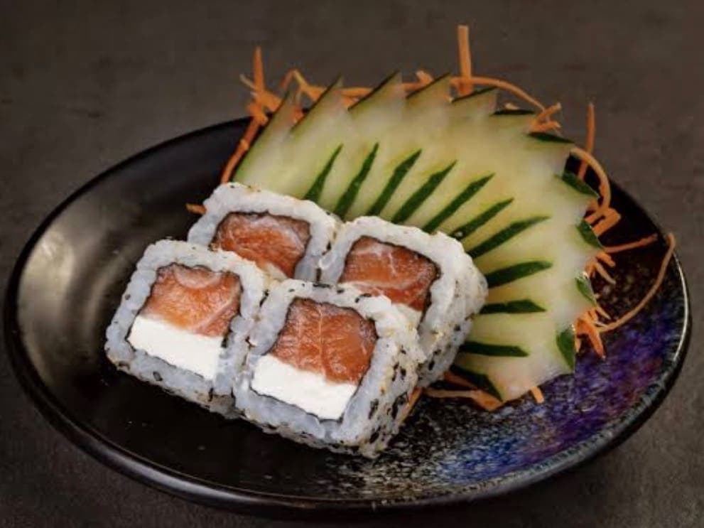 Uramaki de salmão